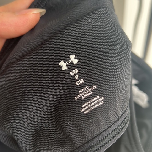 Underarmour padded sports bra (s) - almost brand new! - Picture 4 of 7